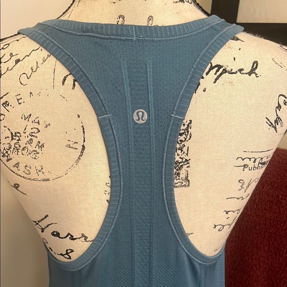 Lululemon Athletic Blue Tank Top Athleisure Gym Workout Yoga Hiking - Picture 6 of 11